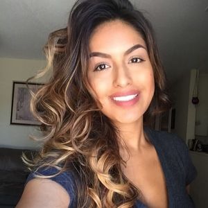 Meet your Posher, Aziza